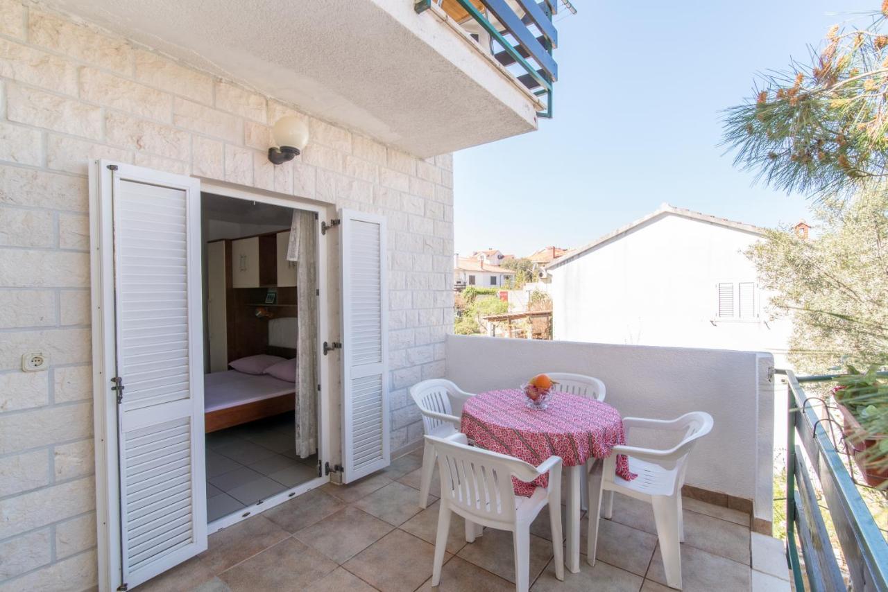 סופטאר Apartments Pinija מראה חיצוני תמונה