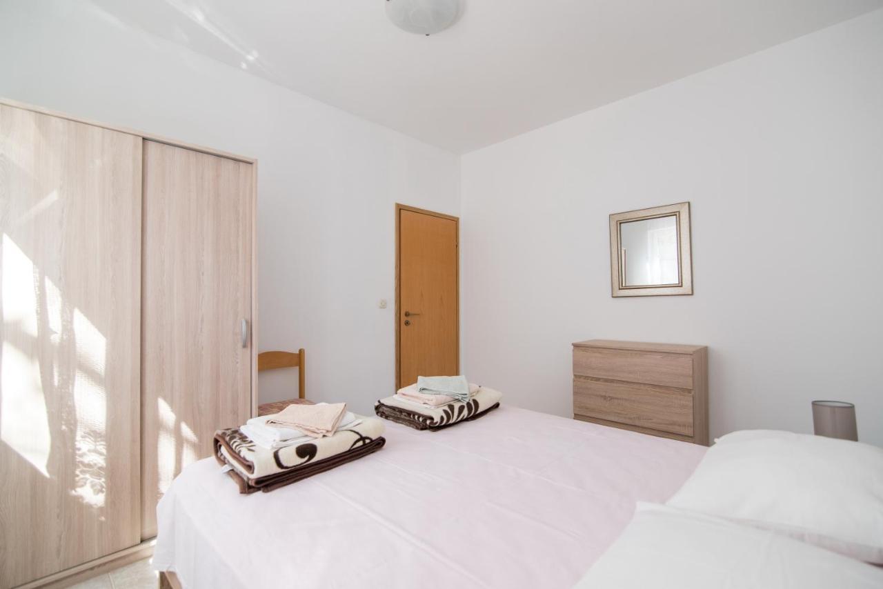 סופטאר Apartments Pinija מראה חיצוני תמונה